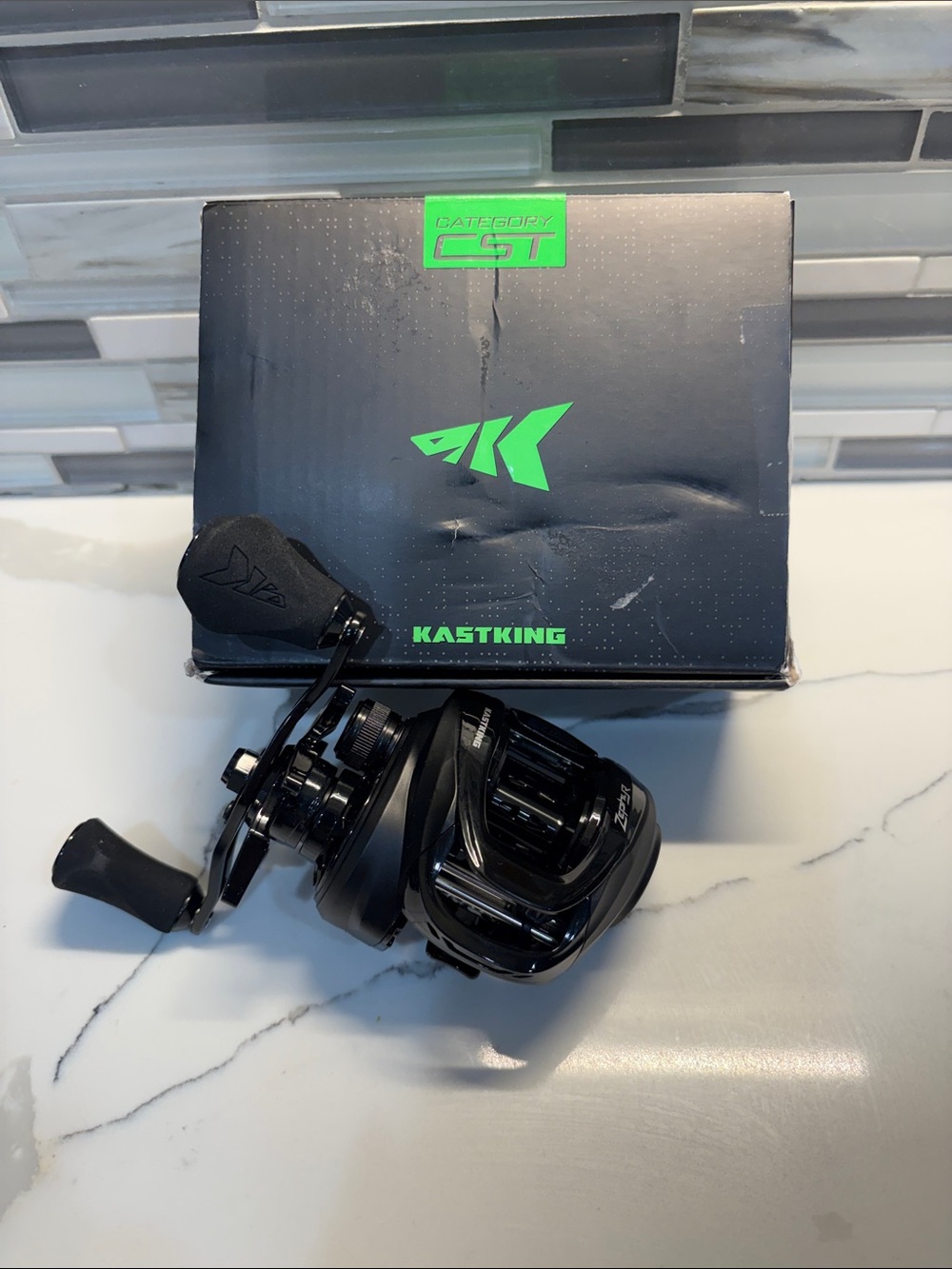 KastKing Black Baitcasting Reel - Sleek Low-Profile Design. ZEPHYR